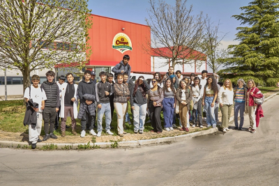 En El Campo hemos acogido a 33 alumnos del colegio Ezequiel Gonz&aacute;lez dentro del programa &laquo;Empresa Familiar en las Aulas&raquo;